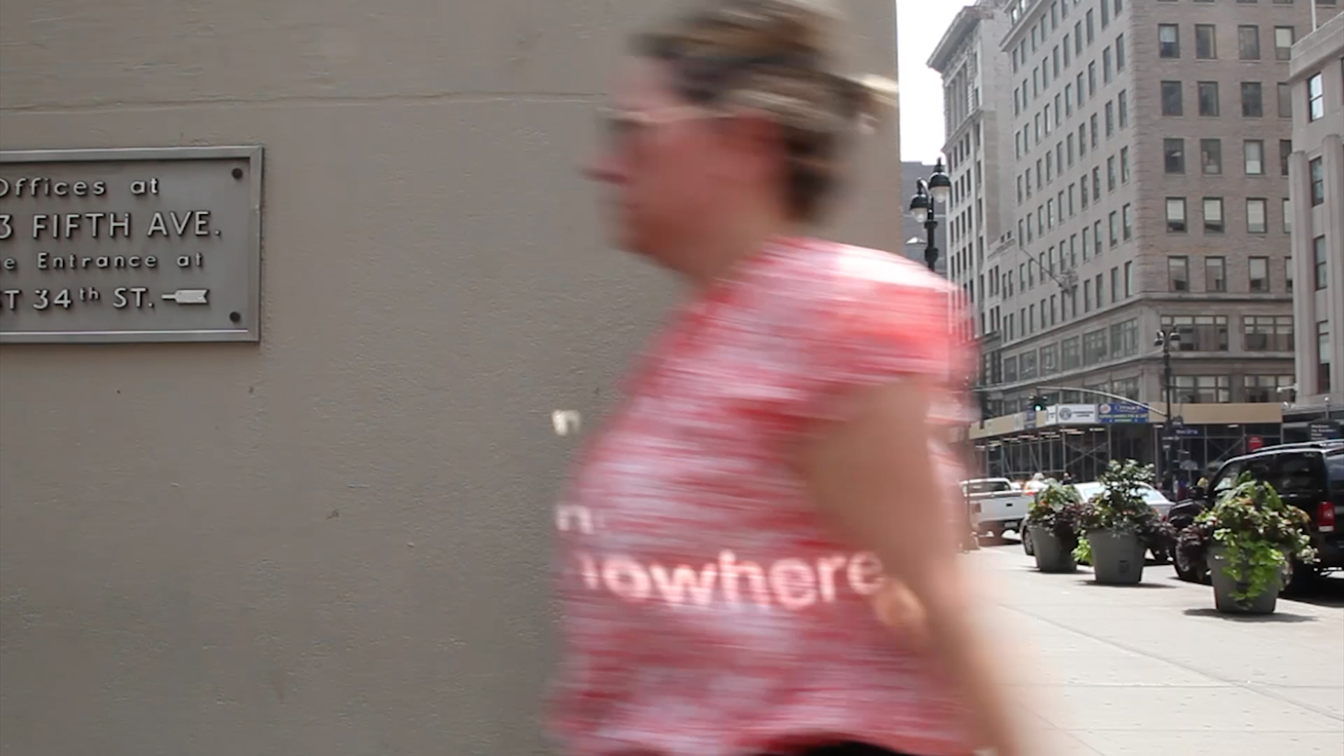 4 Fotograma del Video NOWHERE, 2014